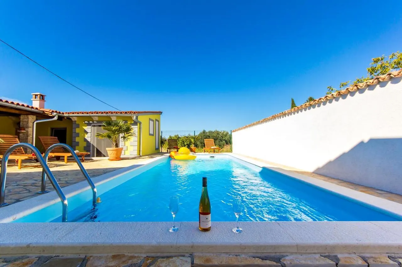 Holiday Home Bukovac Pola Croazia