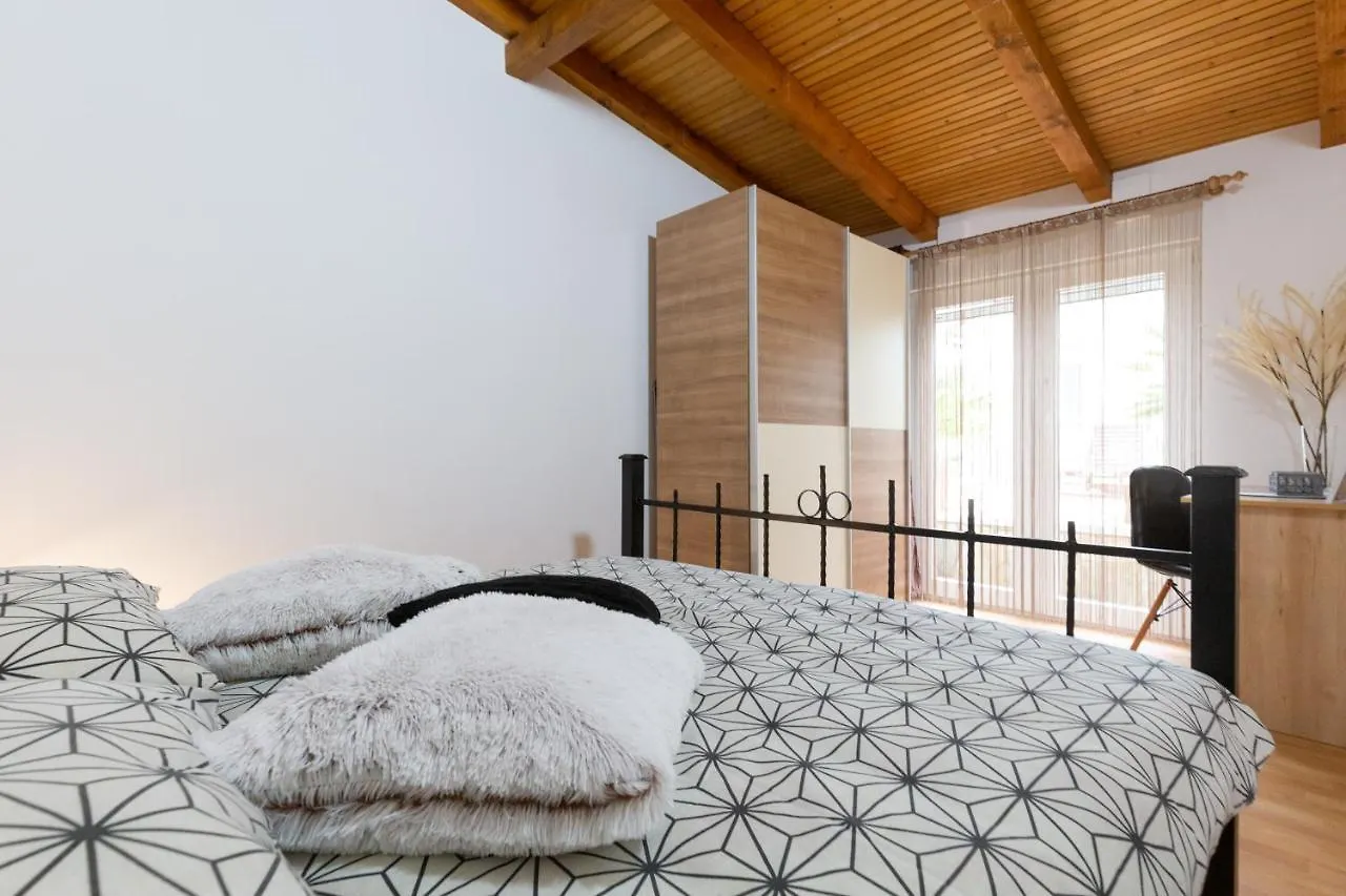 Holiday Home Bukovac Pola 0*,  Croazia